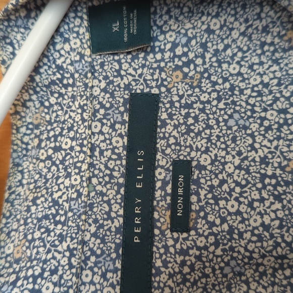 Perry Ellis Men's XL Long Sleeve Button-Up - Picture 3 of 5